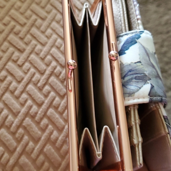 Buxton beautiful wallet - Picture 4 of 10